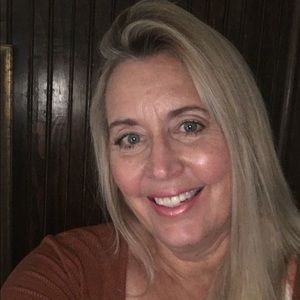 Meet your Posher, Lorri